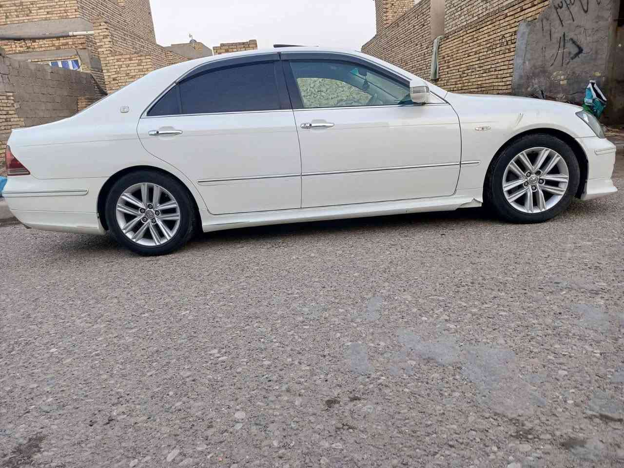 موديل 2007زيرو ريحه الشركه بيه السياره كفاله حجر بيه شاصي 184قرار 102مرقم كامل تحويل بسمك التصال على الرقم ***********
