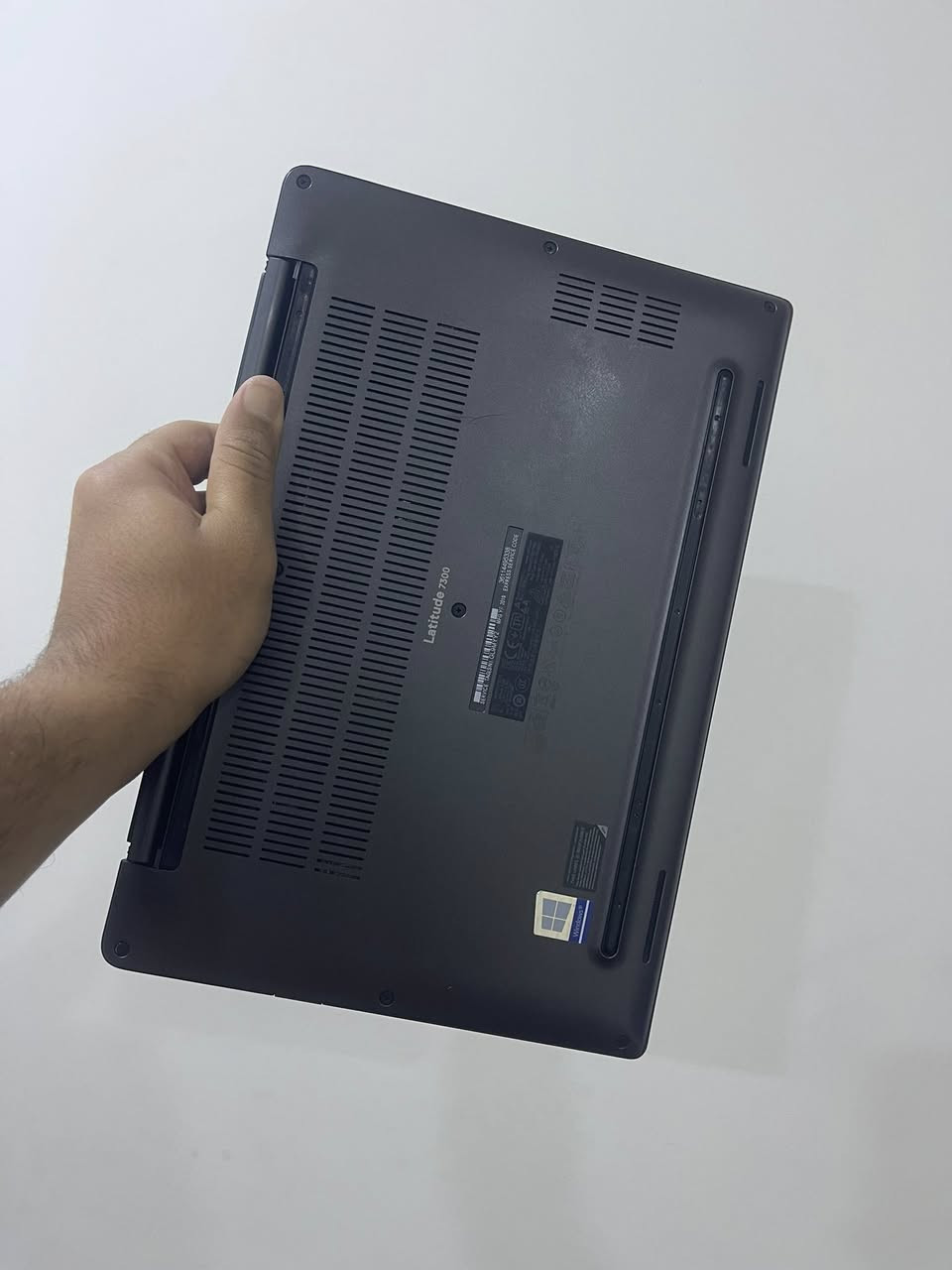 💻🔥 لابتوب عملي ومواصفات قوية 🔥💻
📌 النوع: Dell Latitude 7300
📌 الحالة: نظيف جداً / استخدام خفيف
📌 مناسب للدراسة، الشغل، والبرامج الهندسية 

⚙️ المواصفات:
✔️ المعالج: Intel Core i5 
✔️ الرام: 8GB (قابل للزيادة)
✔️ الخزن: SSD سريع (256GB)
✔️ الشاشة: 13.3 إنج HD / FHD واضحة جداً
✔️ كرت الشاشة: Intel UHD Graphics
✔️ البطارية: أداء ممتاز تدوم لفترة طويلة
✔️ الوزن: خفيف جداً وسهل الحمل

✨ المميزات:
🔹 سرعة عالية بالإقلاع وتشغيل البرامج
🔹 تصميم أنيق وعملي ، كيبورد مضيء
🔹 مناسب للطلاب والمهندسين
🔹 بصمة اصبع و بصمة وجه
🔹 منافذ كاملة (USB / Type-C / HDMI)

💰 السعر: (٣٥٠)
📍 الموقع: (كربلاء)

📩 للتواصل خاص


**إذا كنت صاحب هذا الإعلان وتريد حذفه لأي سبب، رجاءا أرسل رسالة إلى الدعم الفني**