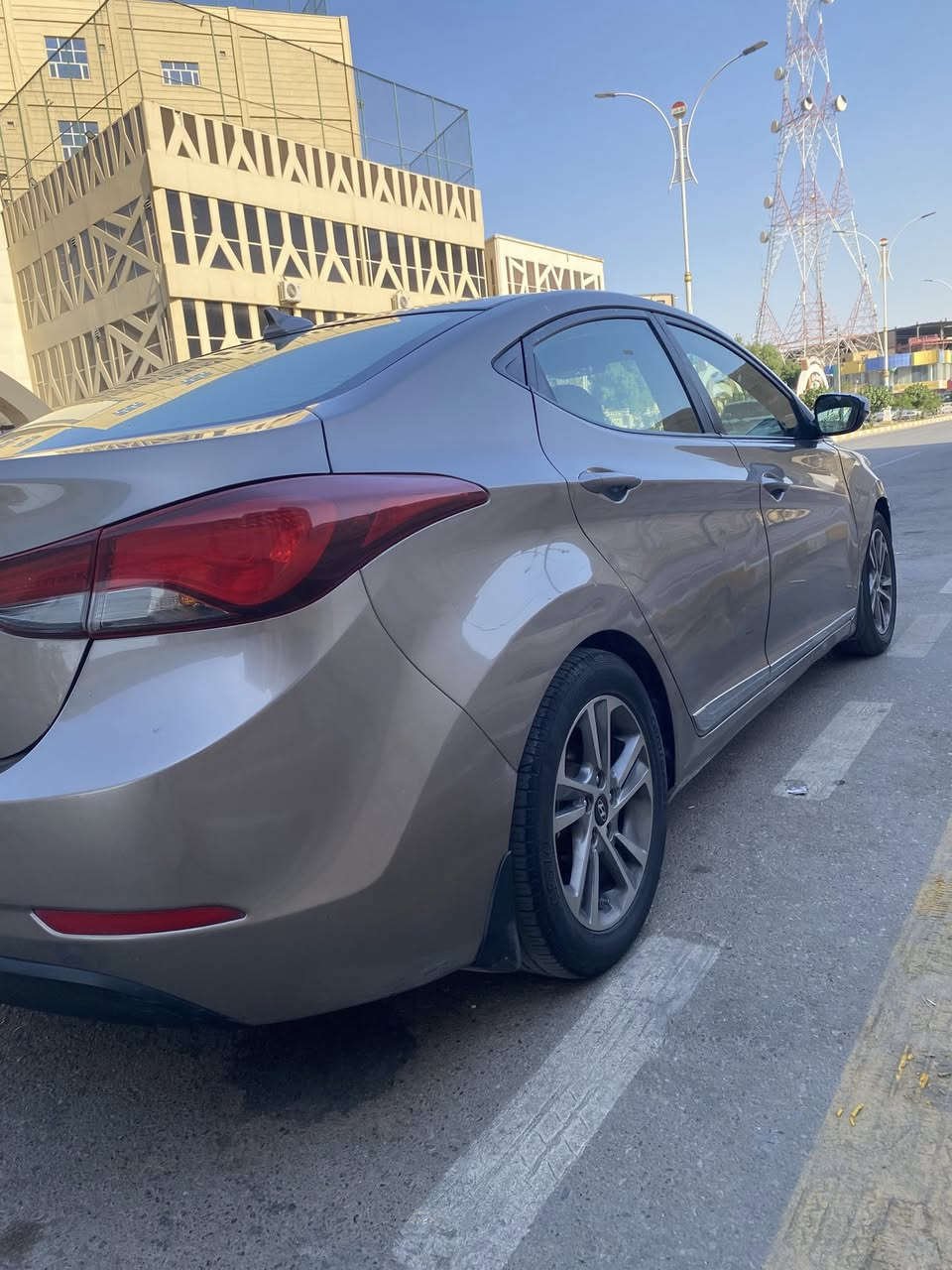 النترا ٢٠١٦
وارد امريكي بيها بيبان ثنين مبدلات وجاملغ الامامي 
صفحه السايق مكينه جديده كارتون وتبريد منضومه جديده
السياره بسمي تحويل ثاني يوم سنويه لغايه ٢٠٢٨
السعر ٩٩مع المجال مكان السياره الناصريه مركز
***********
