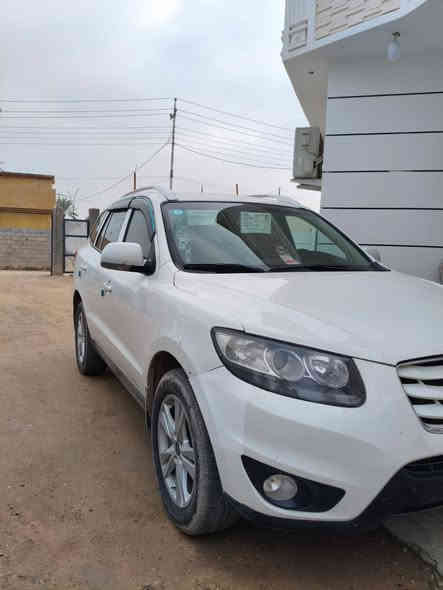 السلام عليكم للبيع سنتافيه 2012محرك 6 سلندر خليجي 7 راكب محرك جديد فور ويل سياره جديده سوناره موجود سعرها 133 وبيها مجال مكان السياره الرمادي جويبه النساف رقم ***********
***********
