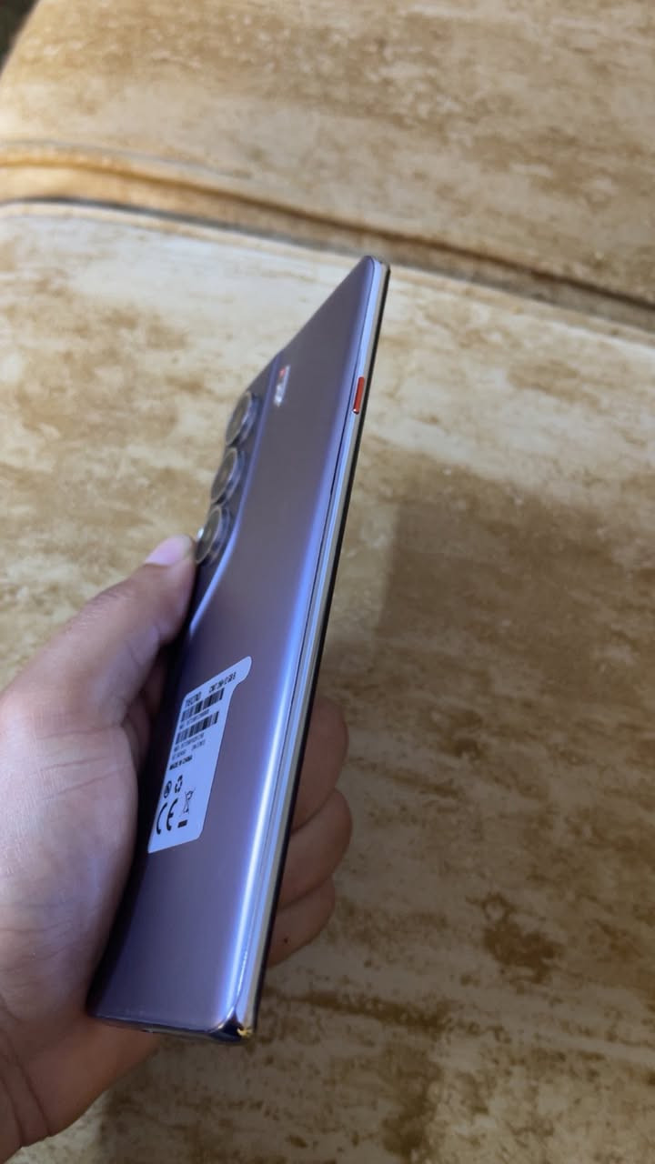 السلام عليكم جهاز البيع 
تكنو 40 برو 5g ذاكره 256 
الجهاز جديد لا مفتوح ولا امصلح ابد مكاني بغداد 
حي حطين نفق الشرطة((***********))
السعر ((٢٦٥)) الف بي مجال كلش بسيط
