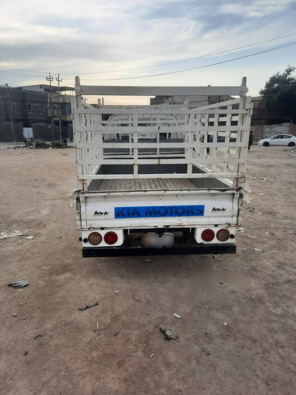 السلام عليكم البيع بنكو مفتوح موديل ٢٠١٧ رقم بصره مكفوله كفاله عامه السعر ١٠٥ورقه وبيه مجال حك الجيه مكاني بصره اي استفسار ***********
