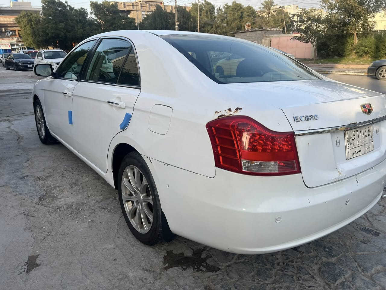 السلام عليكم ام كراند موديل ٢٠١٢ للبيع اوامراوس السياره جاهزة كيرومكينه مكفولات صدر جديد مكفوله من الضربه والصبغ بيها فقط باب السايق شويه صبغ السعر ٦٣ وبيها مجال مكان بغداد الحريه للاتصال ***********
