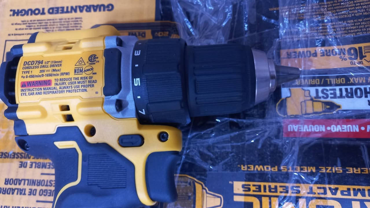 البيع على خاص او واتساب  ***********  توصيل  جميع محافظات
