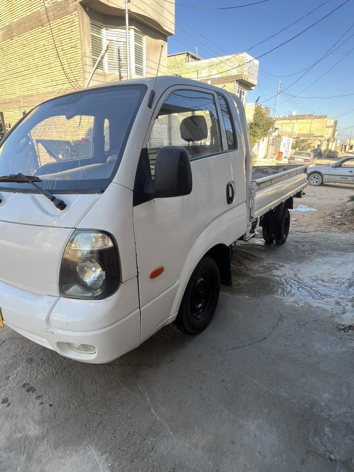 كيا ٢٠١٠
السياره مبدله قماره بيها نسمة بخار خفيف كلش  رقم صدامي بغداد راعيها يداااااور مكان السياره نجف السعر ٦٨ وبي مجال قليل للشراي  ***********
