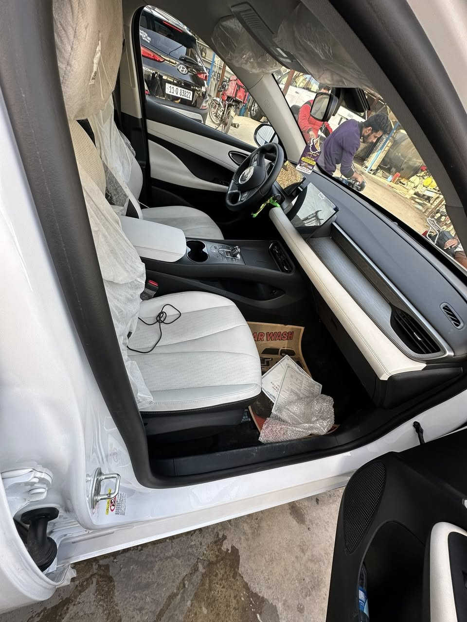 سلام عليكم  البيع سيل 5 موديل 2025
ماشيه 500//5 رقم بغداد تحويل مباشر 
ملحقات كامله وبلجيس مكانيّ بغداد الشعب *********** 
السعر 18/200
