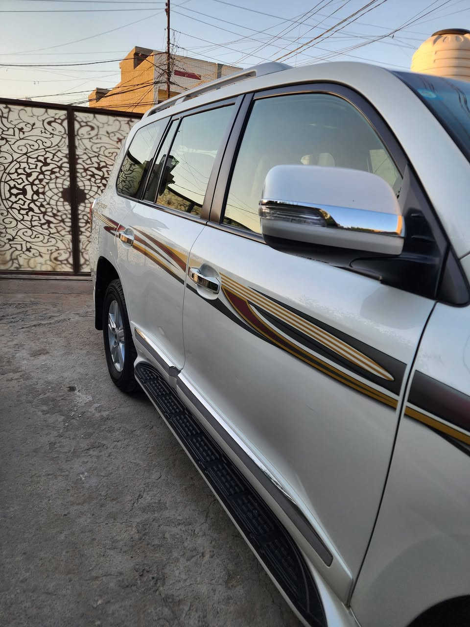 السلام عليكم 
سيارة لاند كروز جكسارة 
محرك سيارة ٨ سلندر ٤.٦
السيارة جاهزة من كلشي 
تخم تاير ياباني
السيارة كفالة عدا الجاملغ مرشوش كلير والدعامية صبغ
ممشى السيارة ٢٠٠ ألف كيلو
والسونار موضح بالصور 
سعر السيارة 370 ورقة
بيع أو مراوس بسيارة أحدث
تواصل واتساب /أتصال ***********
الخاص مغلق
حسين ابراهيم سنجار العامري
