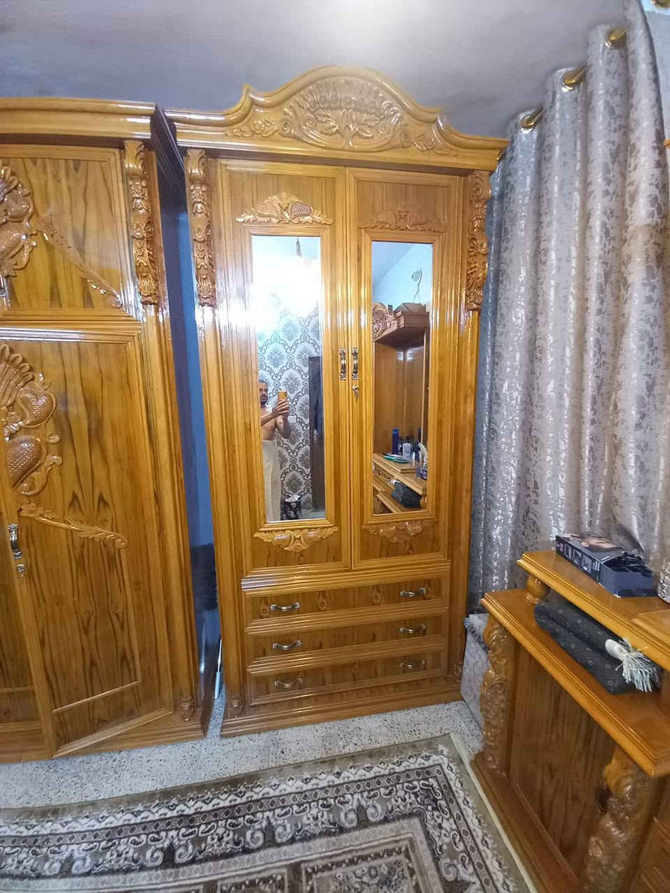 السلام عليكم غرفة نوم صاج تكمه أخت الجديده العنوان بغداد البياع الشهداء السعر ٣ملاين وبيها مجال ***********
