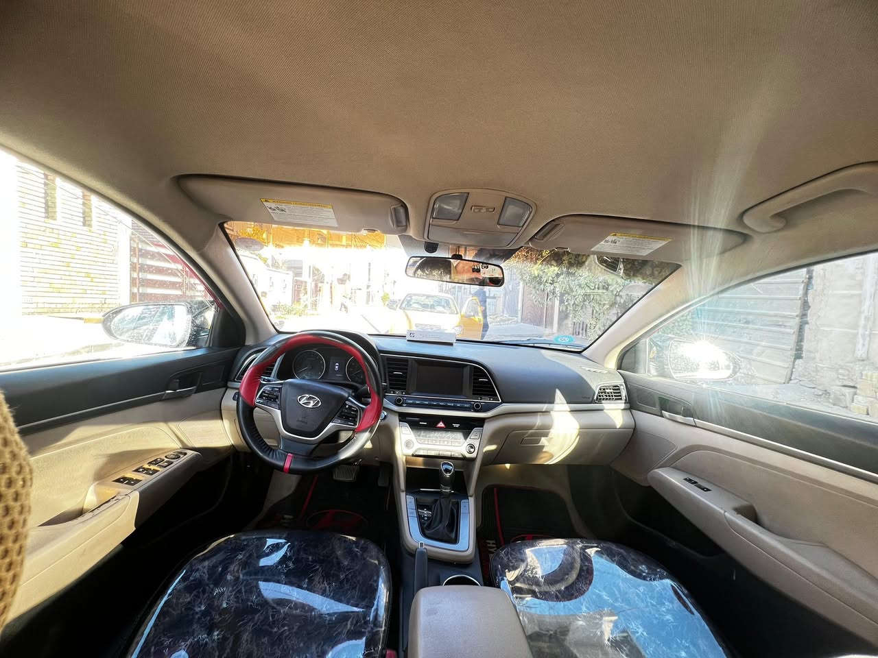 السلام عليكم النترا 1400 توربو 2018 للبيع وارد امريكي بيها عتة بس بالنمرة الاولى ضررها بسيط جاملغ وبنيد جاملغ راجع نفسة بس البنيد مبدل وبارد بين الجاملغ والباب الخلفي سيارة نضيفة تحكمات ستيرن دخول ذكي شاشة بلاد كلشي شغال بيها رادار كروز سرعة ومود درايڤ ماشية 64 ميل السعر 118 وبيها مجال السيارة بأسمي رقم بغداد واتساب ***********
