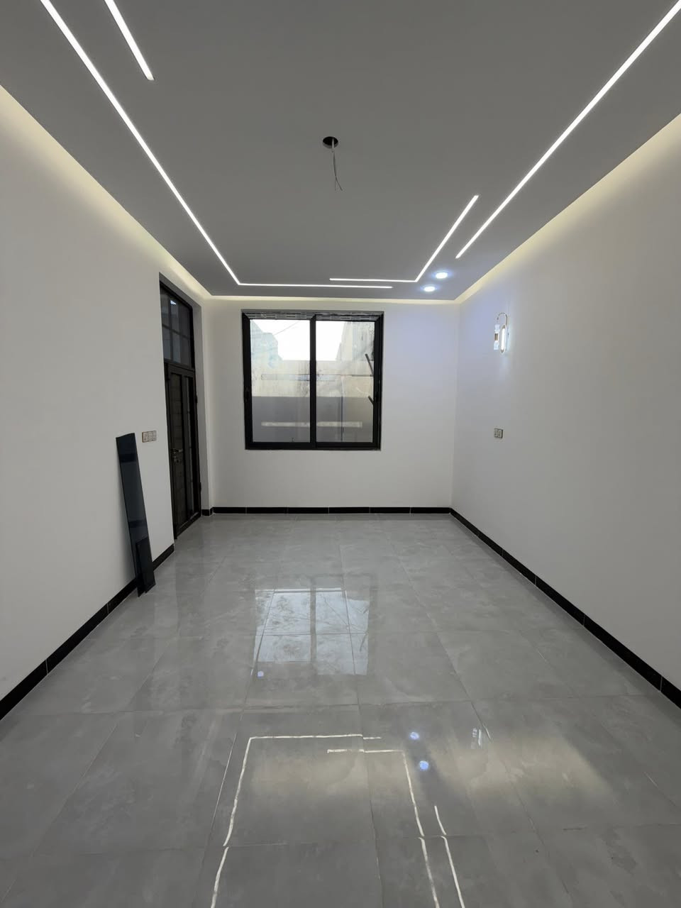 #دار_للبيع_طابو_زراعي 👇👇‎👇#استلام_مباشر
#الموقع // #حله_نادر_الثانيه_حي_الزيتون_الجديد

 #طابقين_بناء_حديث_درجه_اولى

#متوفر_كافه_الخدمات✅ ماء مجاري كهرباء تبليط عرض الشارع 10م اناره ليلية تحويل مباشر

#المساحه // 150 م

#السعر // خاص

#التفاصيل ( استقبال + مطبخ  + هول 

+ غرف نوم عدد 4 + مجمع صحيات عدد 3

+ منور عدد 2  )

——————————

للاستفسار اكثر مراسلة الصفحة او الاتصال 

 #علاء_الغرباوي  📞 ***********

او مراجعه المكتب 🏠#مكتب_روعة_اللقاء_للعقار 🏠

               🏗️ #مــوقع_المكتب🏗️

{ بابل/ حله نادر الاولى شارع الخدمي قرب سكله صدام }
