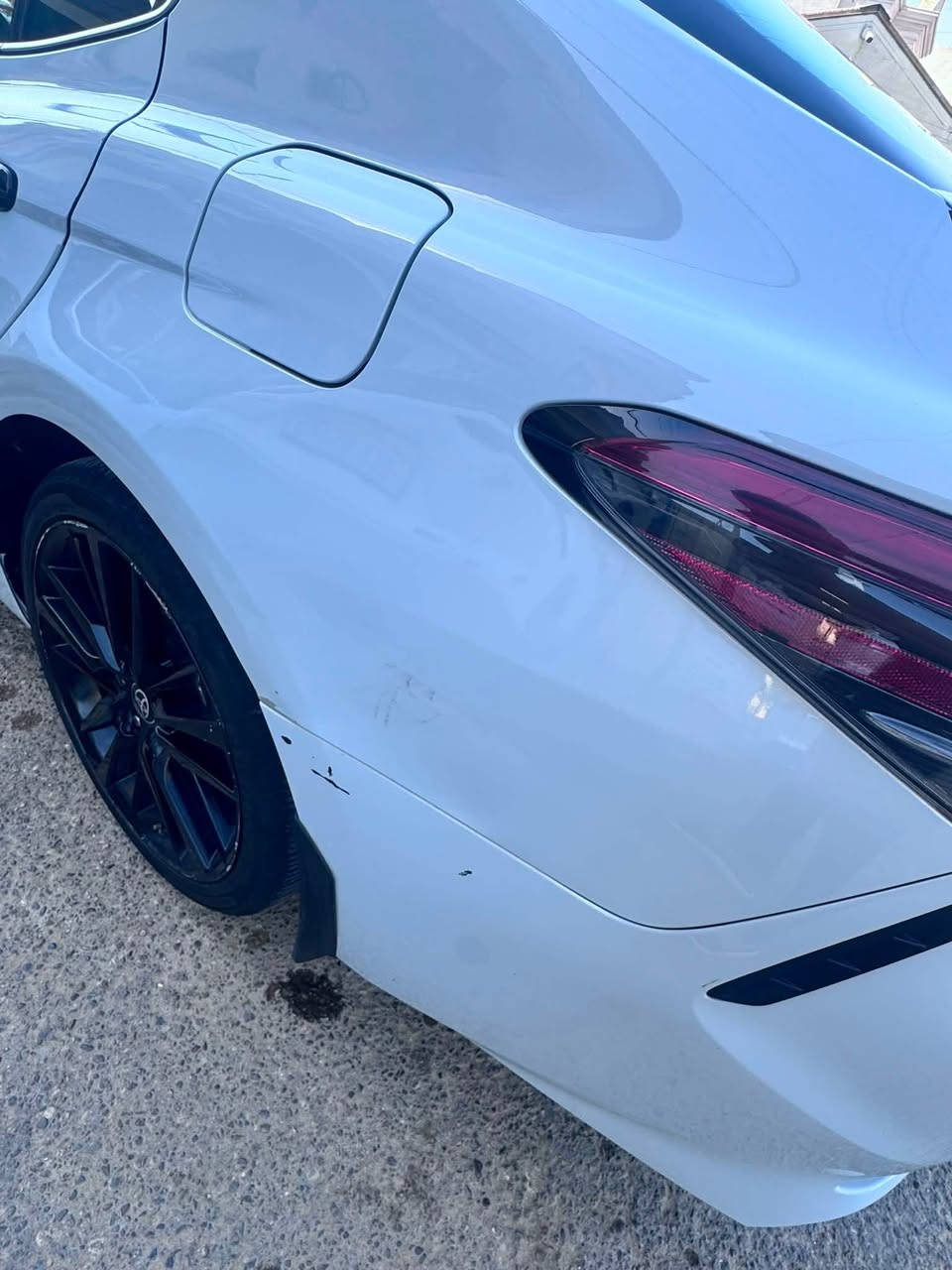كامري xse hybrid
ماشية 99000كم
اللون سموك او ابيض دخاني
دخلت ماشية 51000كم

تقرير مياه امطار 

تعمل وتسير من المزاد

فتحة سقف

كشنات كهرباء وتدفئة

قطعتين تبريد

شاشة كبيرة 

ستيرن تدفئة

رادارات 360

شاحن وايرليس

السيارة بحالة ممتاز

ومتحتاج اي مصرف

وبعد مواصفات

***********

بيها طخة بسيطة موضحة بالصور

والسونار شارح كلشي

فحص كامل للكهربائيات والبطارية

وكدامك كلشي

السعر 19500$ وبيها مجال
