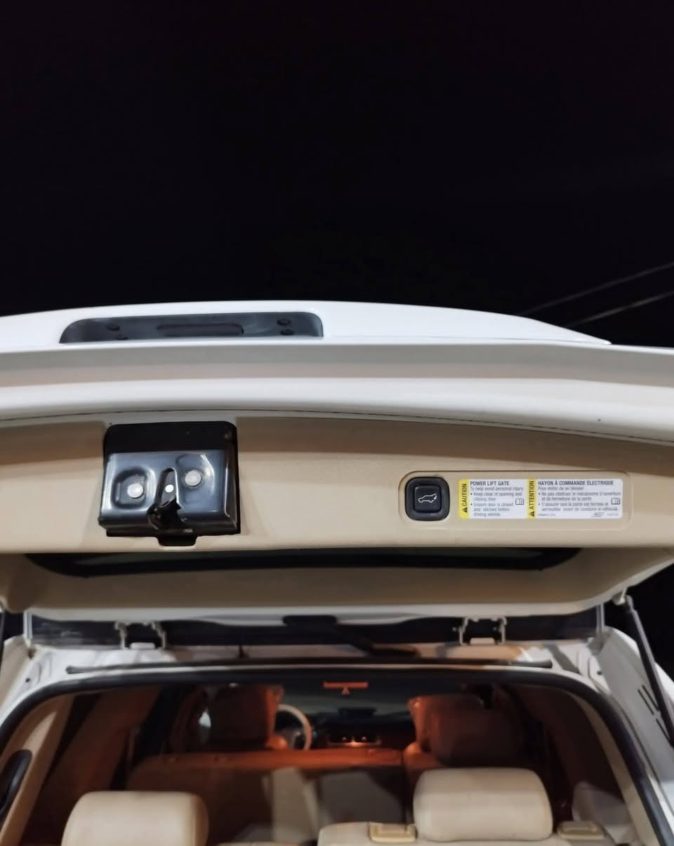 تاهو 2010سيارة جاهزة فول مواصفات متومه طبق الاصل تخم تأير جديد تدفئه تبريد ويه سويج  مكيه كير كفاله بدون كص بيهة بس جاملغ مصلح مكان بغداد مدينه صدر  سعر 90 محجوزاله بي مرور علا ترقيم 
***********
