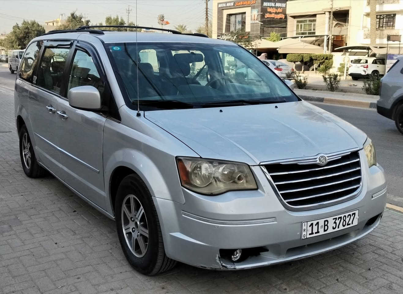 كلايسر تاون كانتري ٢٠١٠
كير محرك ٣
حادثها جاملغ نفسة مصلح بدون داخل واضح بل الصوره
أبواب و جنطة كهرباء
جام ٦ كهرباء
دوسات البريك كهرباء
كشن السايق كهرباء 
فرس سقف و أرضي
أرضية مغلف جلد
تشغيل عن بعد
كشنات مخمل و مغلف جلد
شاشة بلادية قلاب سيدي
رقم بغداد بسمي *********** بغداد الكرخ
