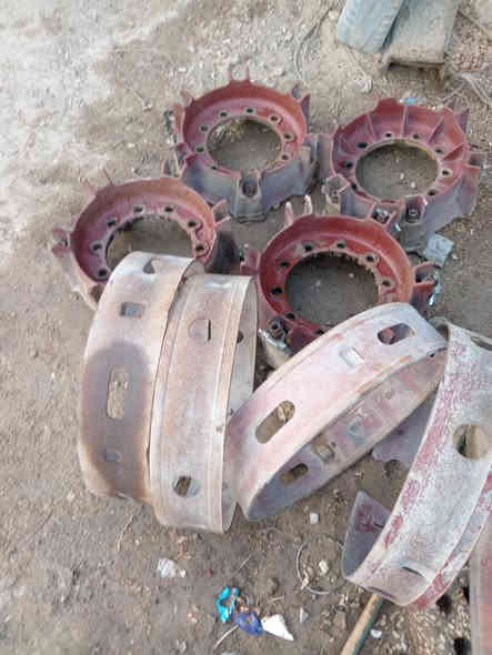 تايرات وبراميخ ووياله المانيه للبيع مكان كربلاء عدد اربع أزواج 

***********
