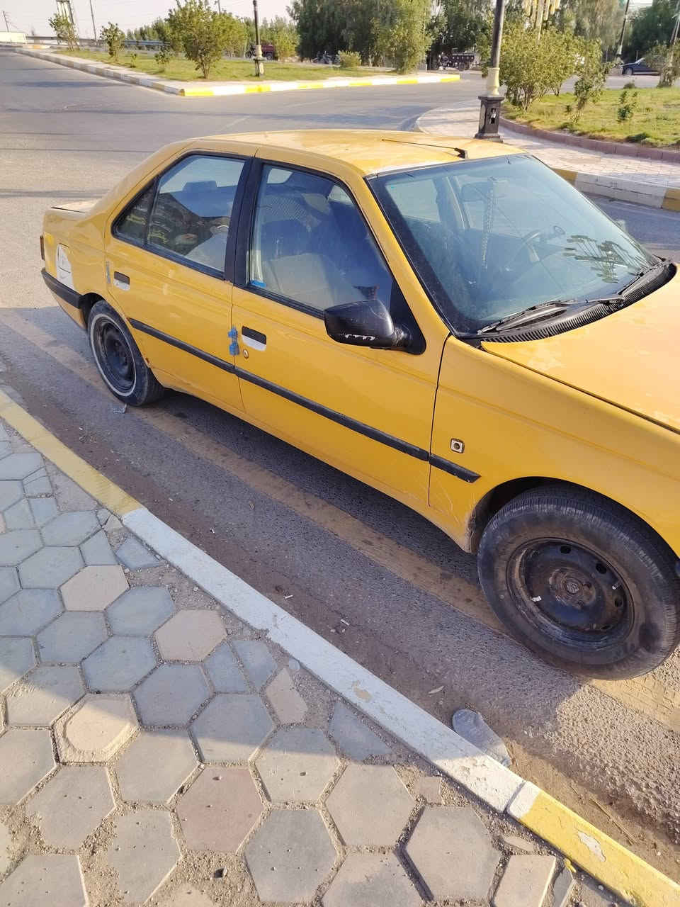 سياره بيجو 405 موديل 12 سياره رقمهه احمر راعيهه بغداد موجود شوكت متريد يحولك تبريد شغال سياره نضيفه حلوه رايدهه ب 20 وبيهه مجال ماكنهه واسط بدره ***********
