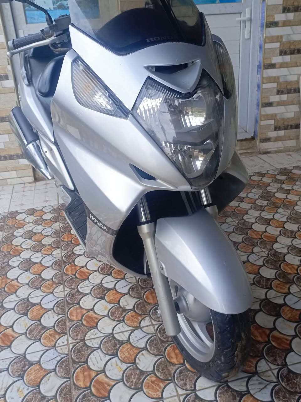 سلفر ونج ,600 مكفوله  كهربأيات   مكينه برغي ما مفتوح دراجة نظيفه   شلعه ومعدل مكان ديوانية ***********
