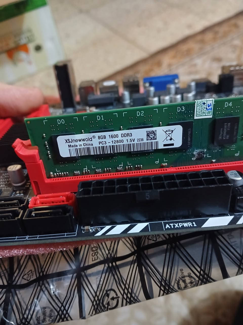 مذربورد DDR3  +رام حجم 8GB  + معالج انتل i5_3570
بهل شكل هذه جديد غير مستخدم متواجد خاص توصيل موجود بغداد وجميع المحافظات


**إذا كنت صاحب هذا الإعلان وتريد حذفه لأي سبب، رجاءا أرسل رسالة إلى الدعم الفني**