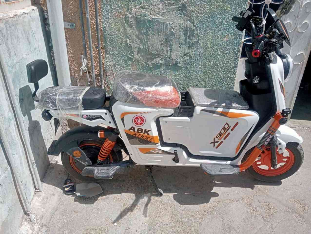 موطور شحن للبيع نوع (X900)
خمس بطاريات حجم كبير 🔋
ملف 1500🔥
4تبديلات 🔥
لايت عالي وناصي 🔦
بي سويجين و بصمتين وكرت ٢ 🔑
جگ وسط، وجگ جانبي 
نظام الـRرجوع للخلف 
السعر: 575وبي مجال خاص مفتوح 
واتساب*********** 
الخاص مفتوح 🔓
ملاحضه مهمه مكلف بل نشر😊
