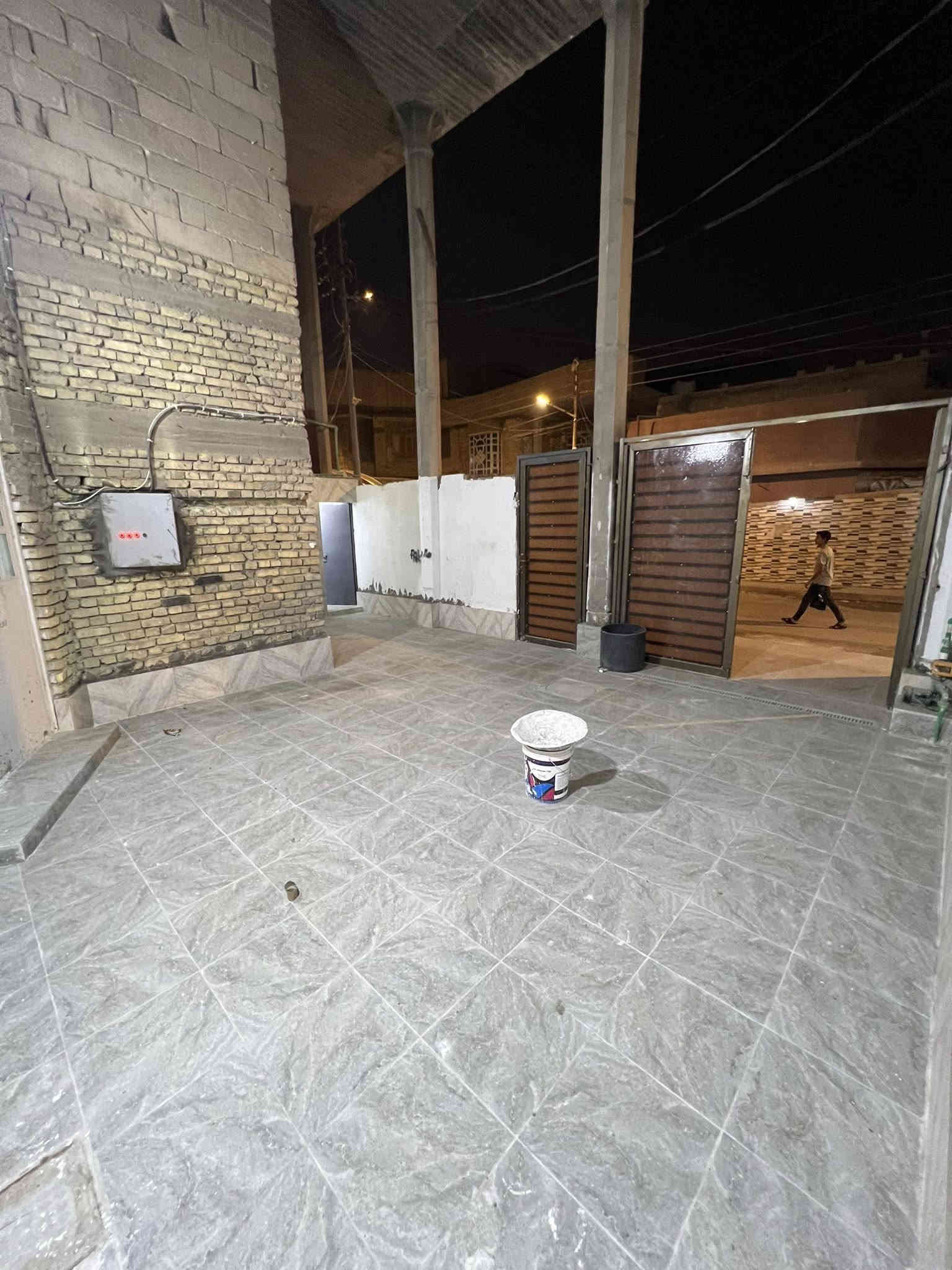 #يعلن_مكتب_الاصدقاء_الأستثمار_العقاري_في_البصره
عن توفر : للايجار

بيت للايجار في حي الاصدقاء ع شارع الشعيبة العام مقابل ياسين خريبط 
طابقين مساحة 200م
الاول يحتوي ع غرفتين وصالة ومطبخ واستقبال وكراج وصحيات 
الثاني يحتوي ع غرفتين وصالة وحمام 
وسطح 

سعر الايجار :900الف

يرجى: الاتصال على الرقم التالي                      
‏‎          واتس اب 
     ***********

‏‎ #عنوان_المكتب: البصرة - ياسين خريبط - شارع الشعيبه
