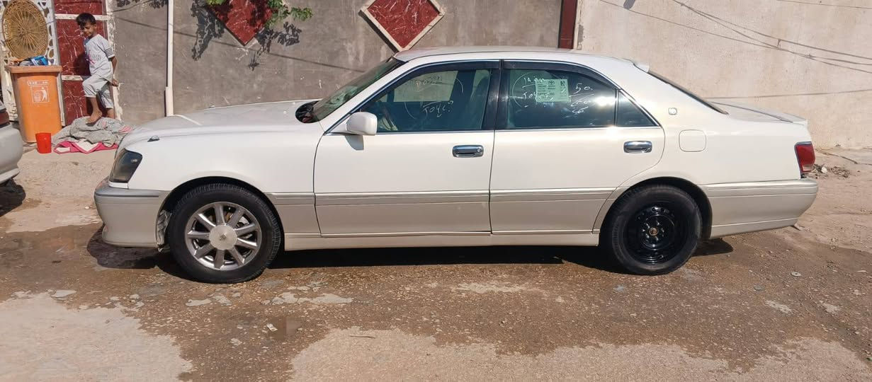 ملكة موديل 2001كركوك مامفحوصة بية كصة قمارة راعية ابو سنوية موجود عنواني نجف سعر 70وبية مجال سيارة مكفولة ماعدة كصة القمارة مكفولة من كلشي ذا مروس بسيارة عادي رواس ***********
