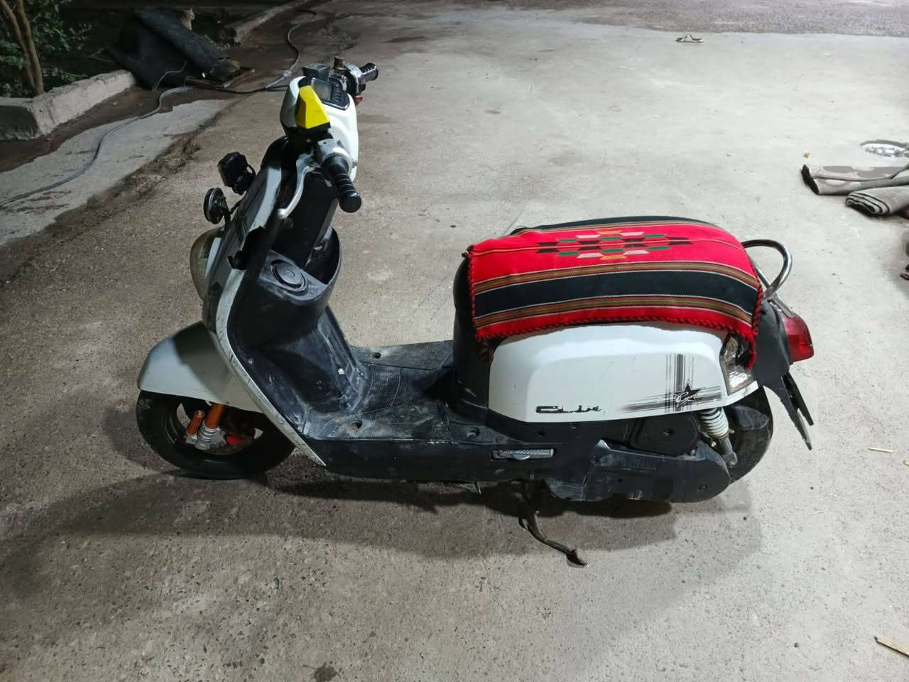 سلام عليكم درجة بوليسي نوزل نظيفه نكرت سلف بوشه 49 بلاديه سعره 550وبيه مجال وهذه رقمي كلشي بيه شغال كامله 
مكاني بغداد فلكه سلمان باك 
***********
