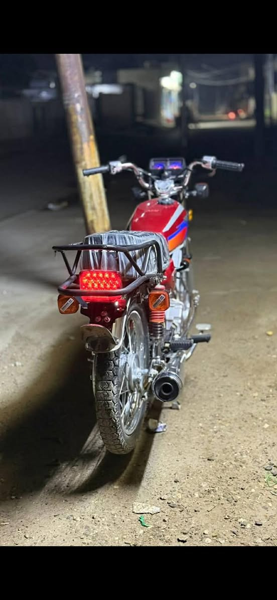 سلام عليكم شباب دراجة نامة امتياز طبق الشلامجة موديل 2026  دراجة نضيفة بمعنى الكلمه يعني حرامات تكول امتياز مكان ديالى بعقوبة بهرز سعر ٧٥٠ وبي مجال حك جية للتواصل ***********
