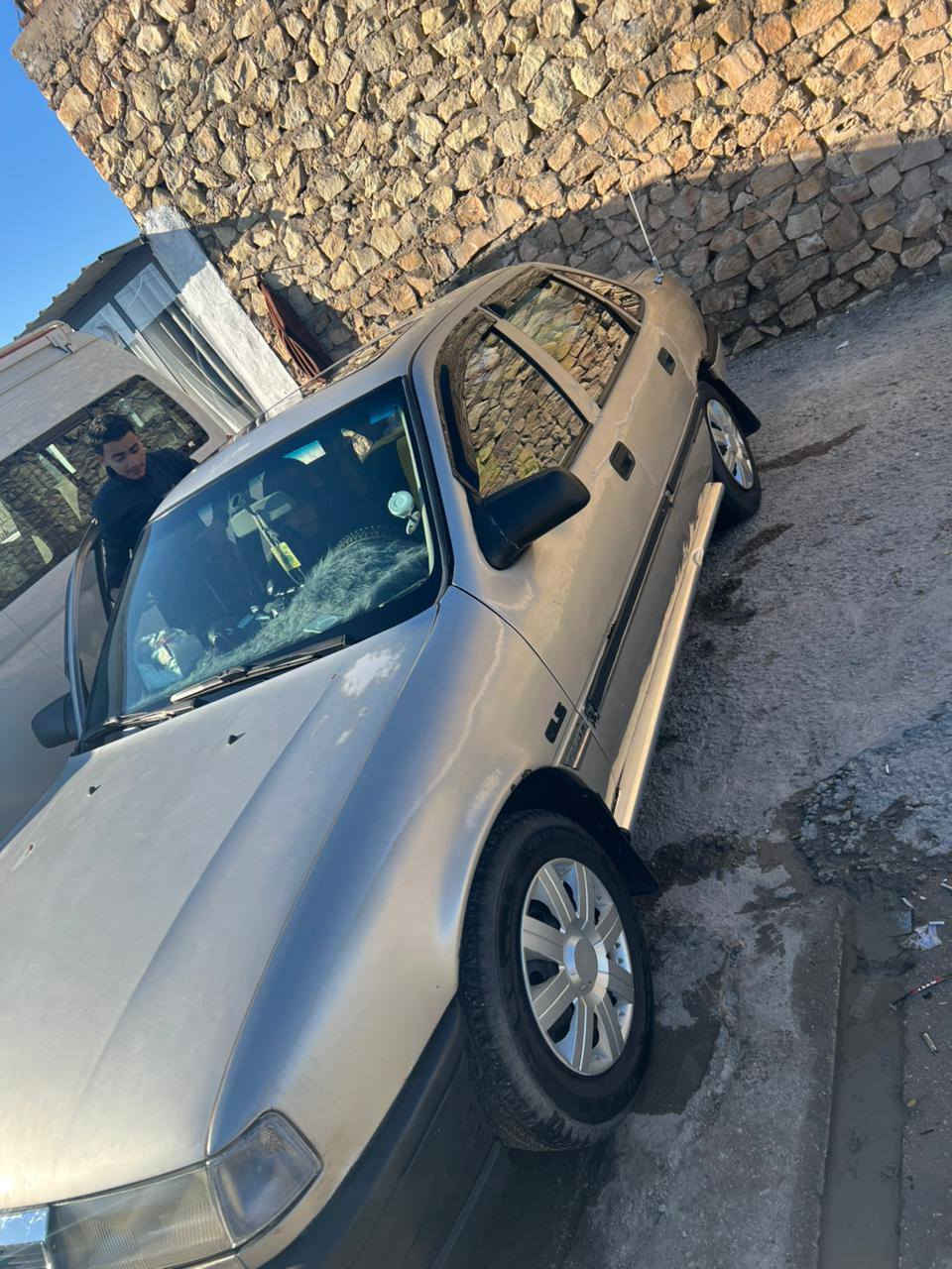 مكلف بالنشر سياره اوبل للبيع  موديل ٩١
محرك ٢٠٠٠
سياره بيه خياس بس بل هلال جوه بوب
مامصبوغه تبربد جاهز 
سعره ٣٧ بيها مجال بسيط
***********
غير متواجد على الماسنجر
