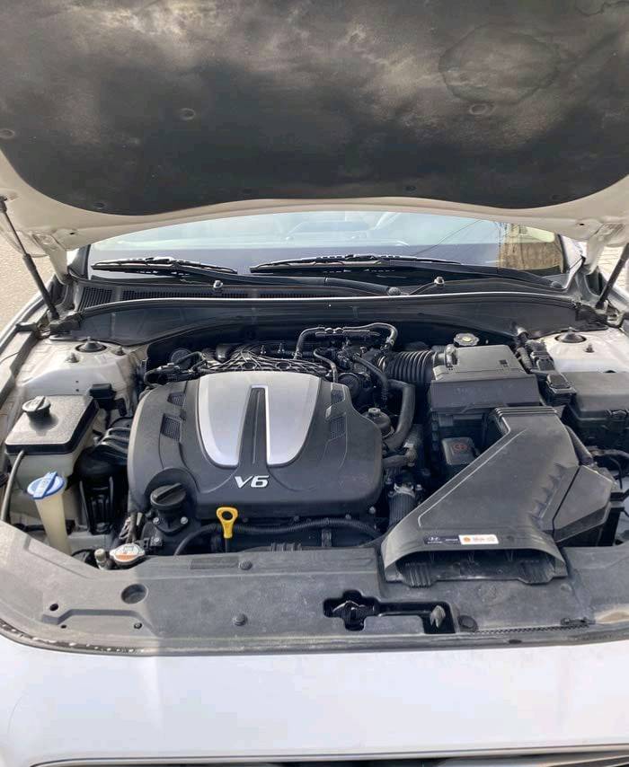 هونداي ازيرا 2018 خليجي ماشية 74 الف سيارة جديدة على وضع الوكالة فول بردات بنورما تدفئة كشن بيه جاملغ امامي صبغ فقط بدون دواخل ولا ايرباك رقم أربيل دولي جديد سنوية 28 السعر 185 ورقة وبيها مجال بسيط للشراي اتصال *********** 