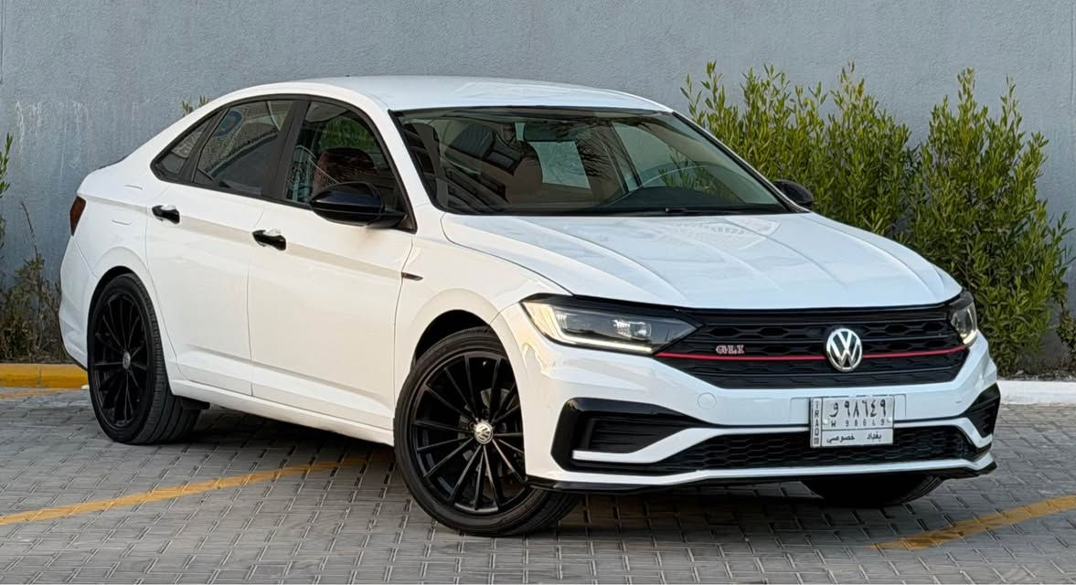 السلام عليكم اخوان
فولكسواكن جيتا ( 2019) 
محرك 4 سلندر 1400 توربو 🚀
كير اوتو

مواصفات S
شاشه كبيره
كار بلي
كامره خلفيه دواره
تحكمات ستيرن
اوتو ستوب
هاند بريك بصمه
كشنات جلد
لايت Led
بك لايت Led
عليه دعاميه وشباك GLi شكل الجديد
عليه ويل كب 19
عليه دعاميه خلفيه امريكا مسل
وبعد عليه اضافات سكوب وسبايدر
اخوان سياره 
حادثه جاملغ وبنيد
 وبلعراق صار بيه صبغ نص جاملغ خلفي
رقم بغداد تحويل مباشر ثاني يوم 
مكان السياره المنصور او الغزاليه 
السعر 133 وبي مجال بسيط 
للاستفسار (***********) بغداد, العراق
