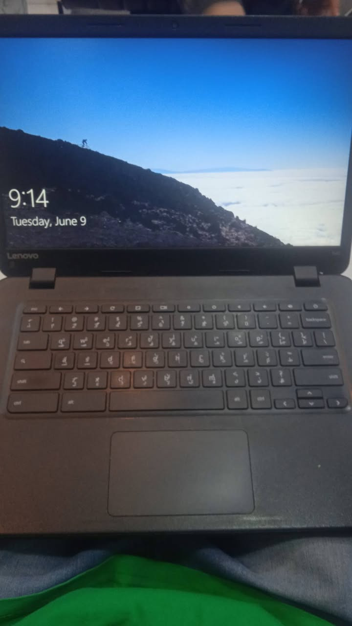 💻 إعلان بيع لابتوب Lenovo N42
​الموديل: Lenovo N42 (Chromebook معدل)
​النظام: يعمل بنظام Windows (جاهز للاستخدام والدراسة)
​الذاكرة (الرام): 4 جيجابايت
​الشاشة: بمقاس 14 بوصة
​المميزات:
​كيبورد يحتوي على الحروف العربية.
​كاميرا أمامية مدمجة للدراسة والاجتماعات.
​بطارية ممتازة واستهلاك طاقة منخفض.
​الحالة: مستعمل ونظيف جداً (كما موضح بالصور)، الشاشة والكيبورد والماوس باد بحالة ممتازة.
​ملاحظة سريعة: أنظمة الكمبيوتر تقرأ الرام بـ 4 
السعر تحطيم الاسعار ب ٢٥٠الف المكان شعله  بغداد
رقم الها تف ***********
