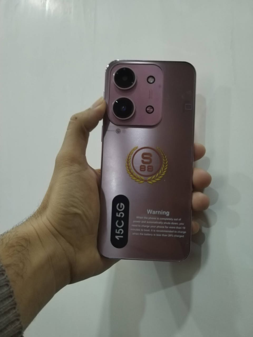 موبايل شبيه ريدمي يعني كوبي بس بنفس الشكل والمواصفات جديد نظام اندرويد ينزل كل شي يشغل ببجي ذاكرته 256 كامل ملحقات شاحنه وگفر شفاف وسماعات ولزگة شاشه ب 105  وبي مجال  وتوصيل مجاني جميع المحافضات للتواصل مراسلة الصفحه او على الواتساب ***********
