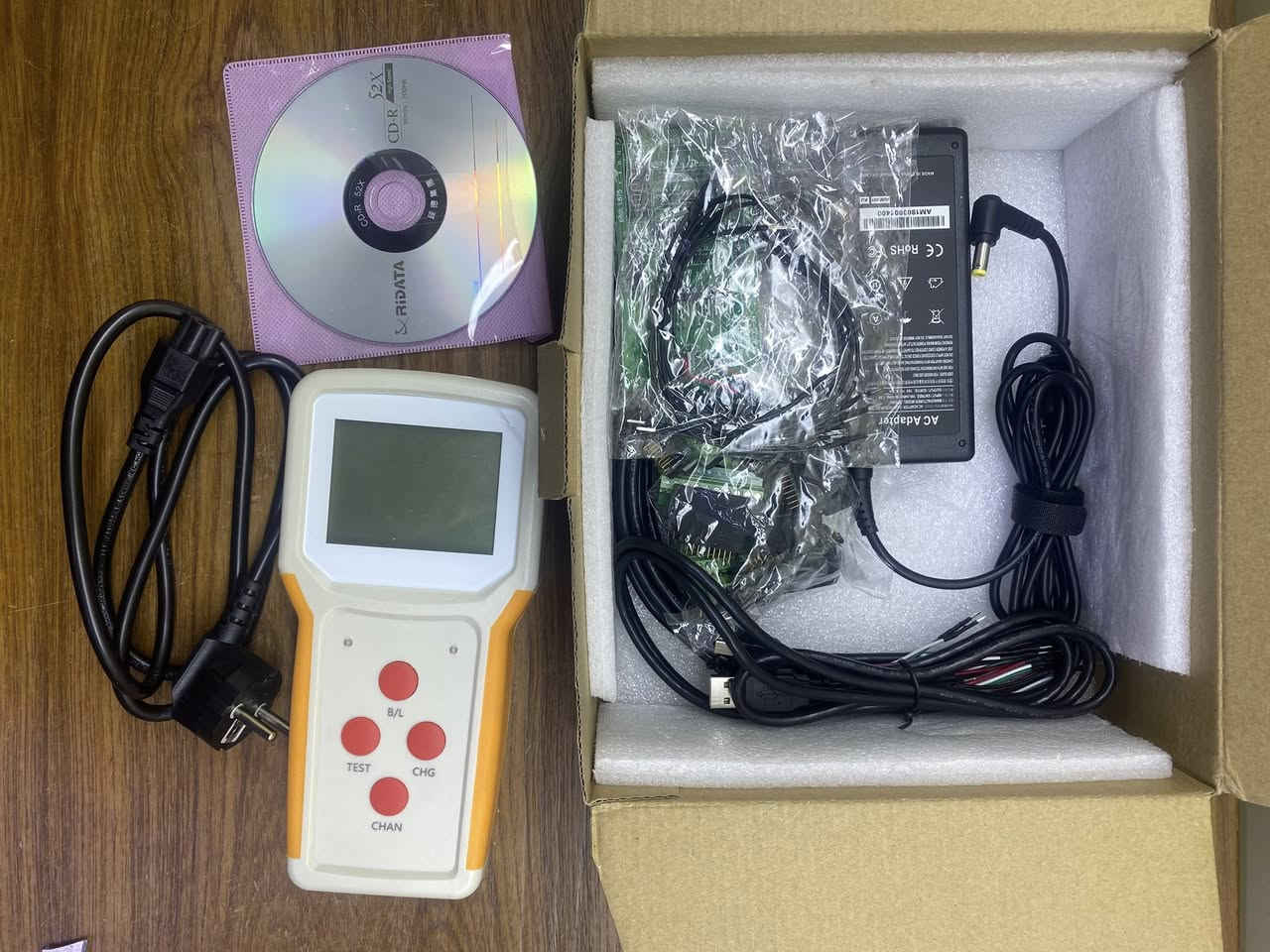 جهاز فحص بطارية لابتوب
هذا هو جهاز اختبار شاحن ومفرغ عالمي لبطارية الكمبيوتر المحمول طراز RFNT2. 
يمكنه شحن واختبار وتفريغ بطاريات الكمبيوتر المحمول المختلفة.
يحتوي على شاشة LCD لعرض حالة البطارية ومعلومات التشغيل.
يستخدم مراحل شحن مختلفة تشمل الشحن النشط والتمهيدي والتيار الثابت والجهد الثابت.

يمكنه إجراء تفريغ تيار ثابت للبطاريات.

يأتي مع مجموعة متنوعة من الكابلات والموصلات للتوافق مع أنواع مختلفة من البطاريات.

السعر  : ٢٠٠.٠٠٠ 
متوفر توصيل جميع المحافظات 

#جهاز_فحص_بطاريات #لابتوب #صيانة_لابتوبات 
#rfnt2 
#أدوات_صيانة #العراق #بغداد #أربيل #البصرة #الموصل #سوق_العراق #بيع_وشراء #صيانة_حاسبات #إلكترونيات_العراق #فاحص_بطارية #بطارية_لابتوب #تكنولوجيا #صيانة #HP #Dell #Lenovo #RFNT2 #BatteryTester #Iraq_Market #Technical_Tools


**إذا كنت صاحب هذا الإعلان وتريد حذفه لأي سبب، رجاءا أرسل رسالة إلى الدعم الفني**