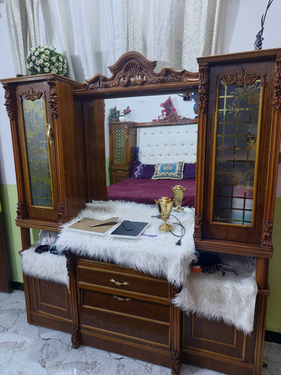 السلام عليكم ورحمة الله غرفه اخشاب تزكام درجه اولى كسر فلين 
النظافه واضحه كدامكم تضل وياه عمرك صار 4اشهر مشتريهه2500 الچربايه 2منفصل السعر مليون وبيها مجال بسيط العنوان بابل جبله ‏‪***********‬‏اثير
***********واتساب (مو غرفه حديد من الثگل بدون مبالغه تحياتي الجميع)
