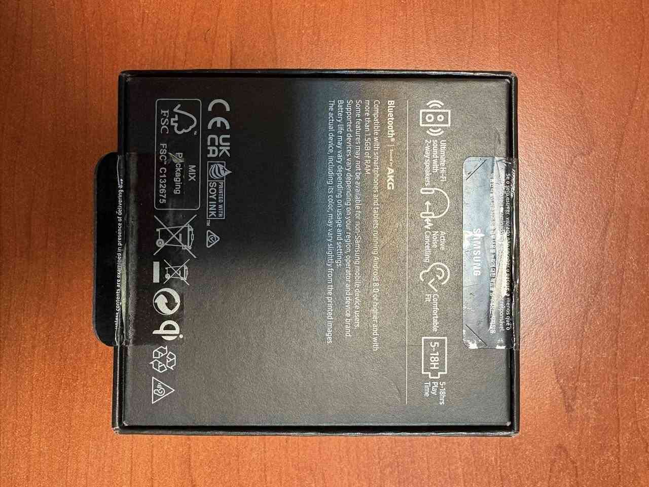 السلام عليكم 
سماعات سامسونج ‏pro ‏buds2 ‏galaxy اسود اللون استعمال شهر درجة النظافة 100‎%‎100 كامله مع حافظه هدية السعر 100 الف وبيهه مجال
مكاني البصرة - الامن الداخلي
رقمي ***********
