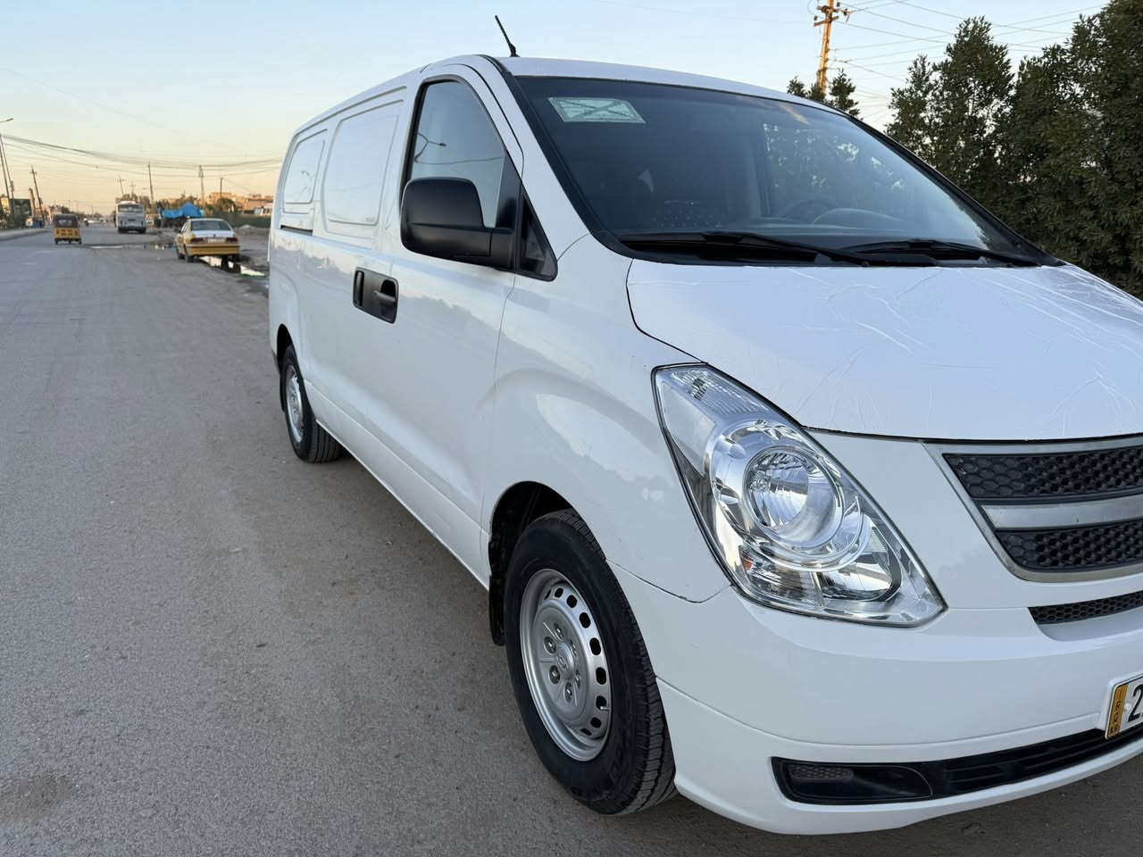 سلام عليكم للبيع ستاركس فان موديل 2013 رقم سليمانيه الجديد سياره كامله من جميع النواحي كير مكينه جديد تبريد ثلج صدر امامي خلفي جديد تخم تاير جديد دوشمه وكاعيه جديد سياره جاهزه كبل لشارع مكاني بغداد السعر 130$ رقم *********** خط+ واتساب
