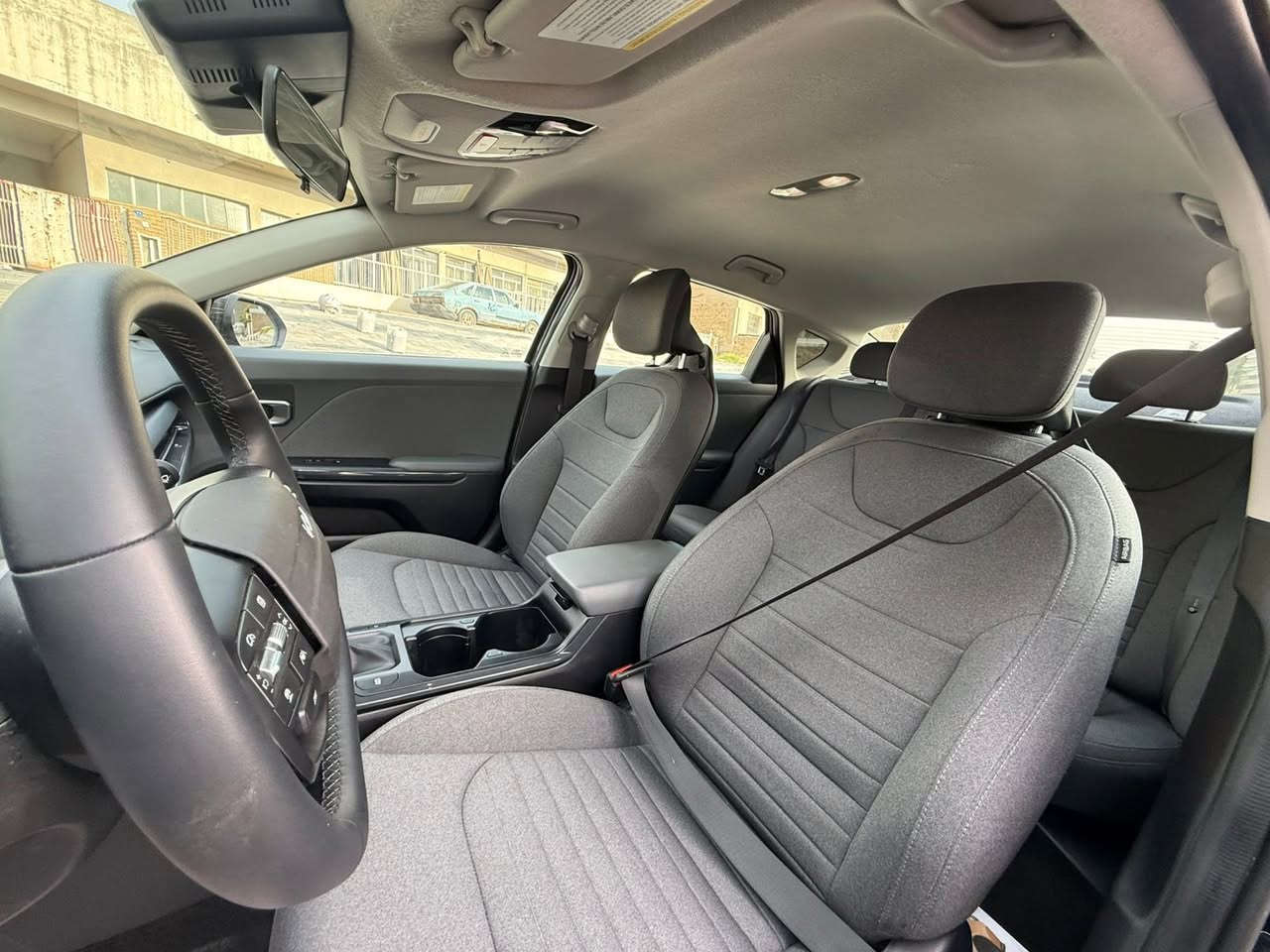 السلام عليكم كي فور 25 EX وارد امريكي ضرره ينيد صبغ  بدون دواخل صور الضرر مرفقه سياره جديده مابيه كل نقص ماشيه 6000  مل  محرك 2000 دوش  فول عدا الفتحه رقم اربيل
السعر172
بغداد الامين
***********
