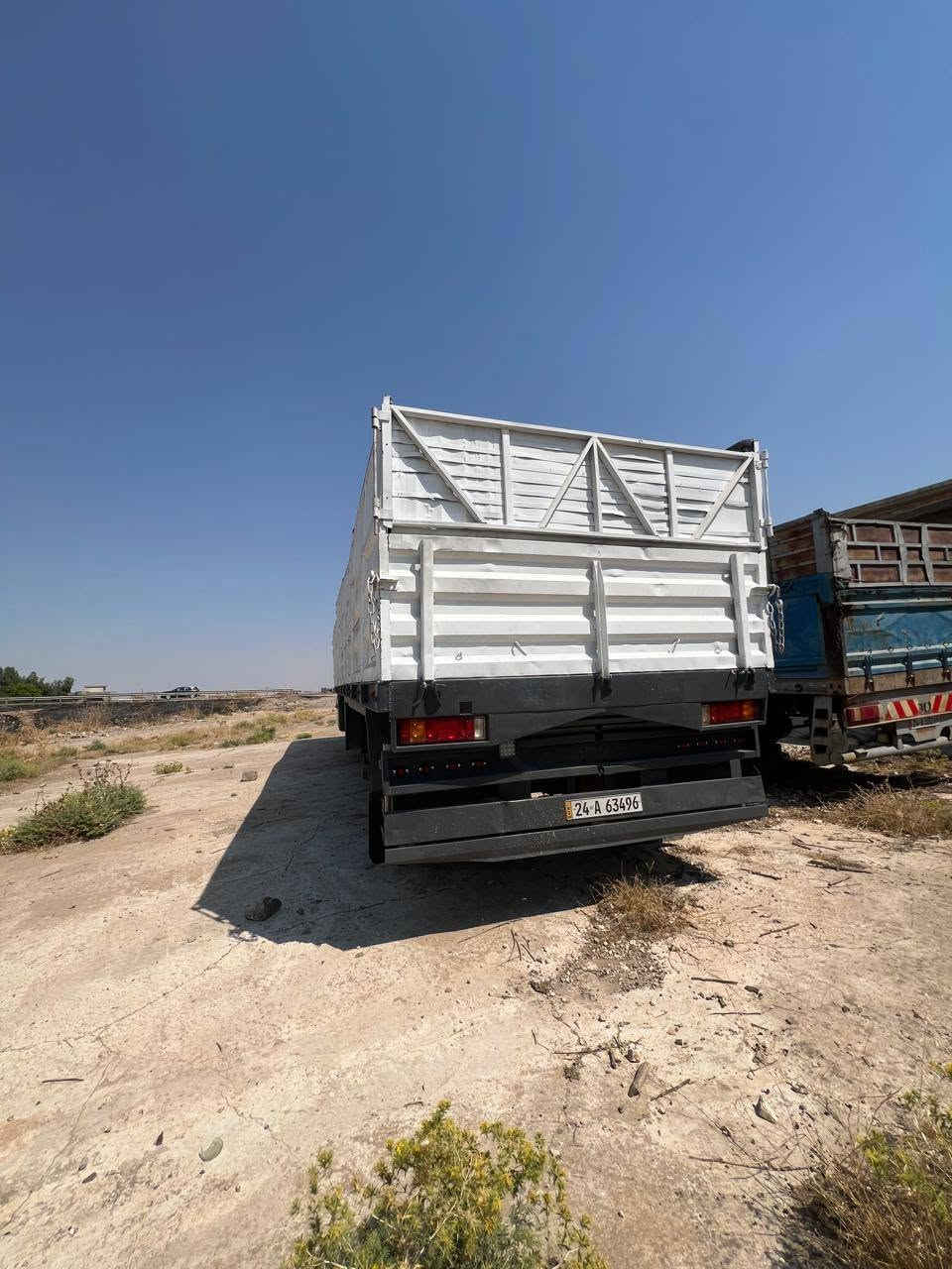 بودي ثلاث دناگير الطول13٫60 متر كهربائيات و هواء كامل بدون ويل بدون تاير 
السعر 90 
مكاني الموصل 
***********
***********
