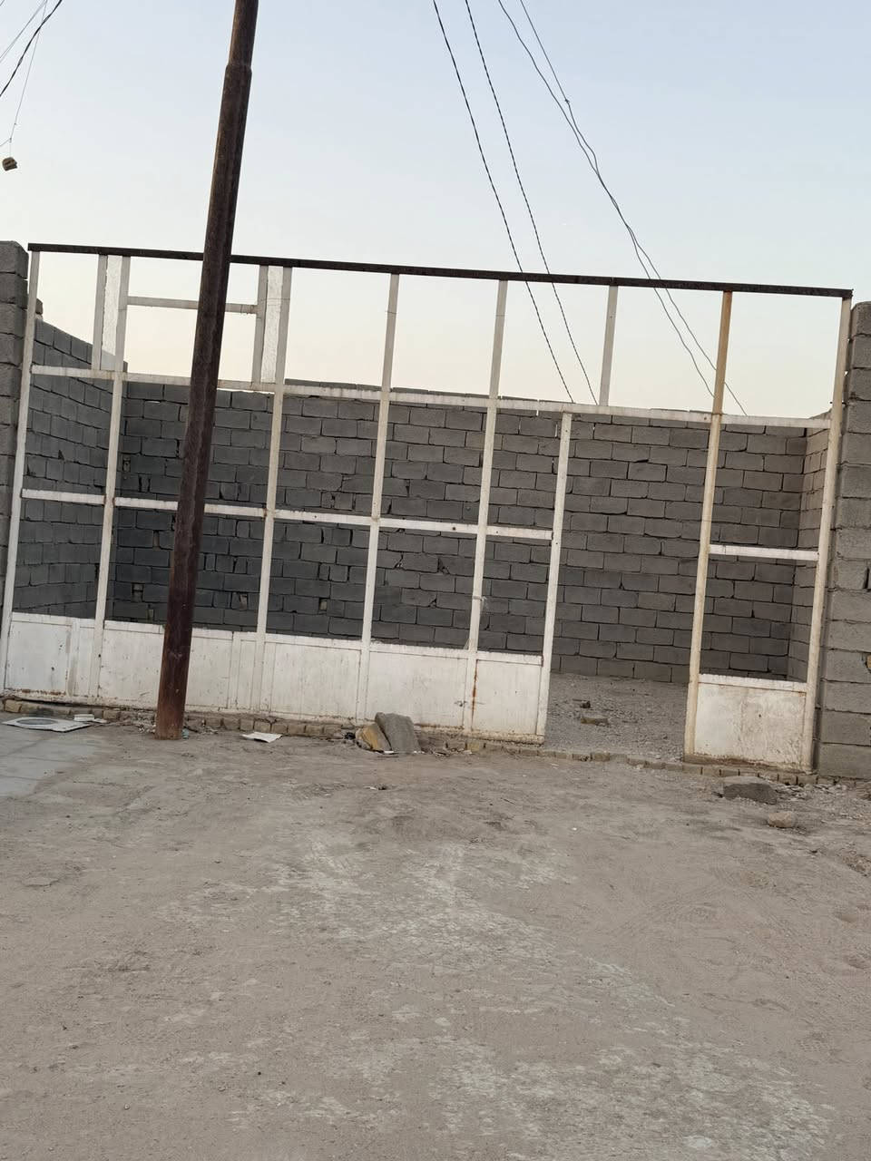 سلام عليكم واجه محل للبيع وجه ٥٥٠٠متر وارتفاع ٣ متر 
***********
