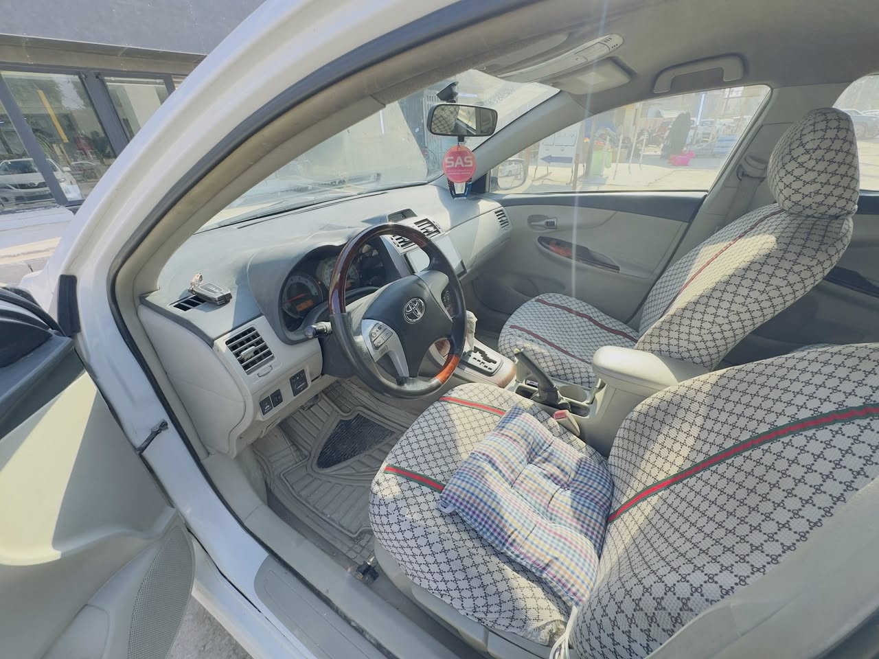 السلام عليكم كورلا 2013 خليجي رقم اربيل ب اسمي مكينه 1600 ضرر بنيد مرشوش ربع الجنطه وربع الجاملغ الخلفي رقم انكليزي سنويه جديده ل 28 سياره جديده وجاهزه السعر ١٢٥ وبيها مجال مكاني بابل مركز المدينه 
للستفسار 
***********
