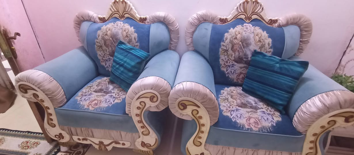 طخم قنفات  تفصال اخو جديد مكون من خمس قطع عشر مقاعد مع كوشايات عدد 6قطع 
ب 9500الف العنوان البصرة


**إذا كنت صاحب هذا الإعلان وتريد حذفه لأي سبب، رجاءا أرسل رسالة إلى الدعم الفني**