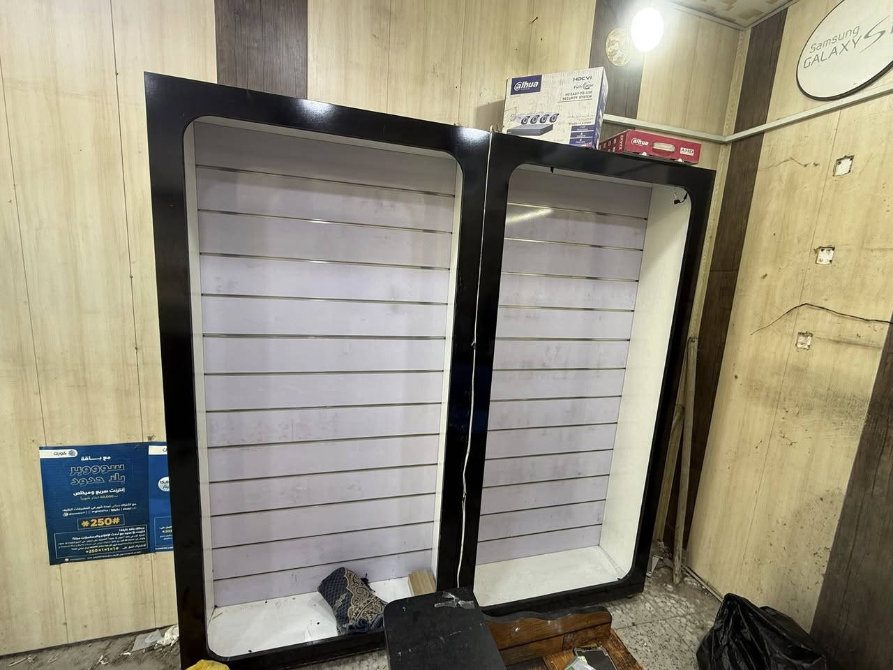 فاترينات شغل درجة اولى عرض متر. ارتفاع مترين و10 ام الجام 4 و2 ام السجج وميز يرهم مكتبي ويرهم مال صيانة
مكاني بغداد الشعب
***********
