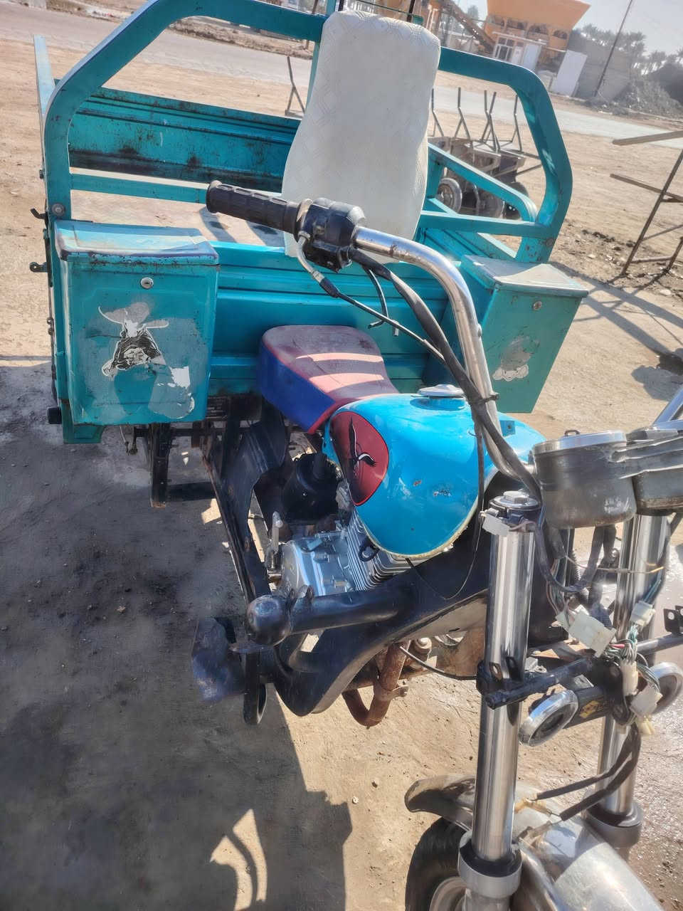 سلام عليكم
سقر  فحل
موديل 18
مكينة 25 ما مفتوحة
بكلايتات والايت جدد بعدني ما شادهن
مكان بغداد بسماية
سعر ٩٠٠ بيها مجال 
***********
