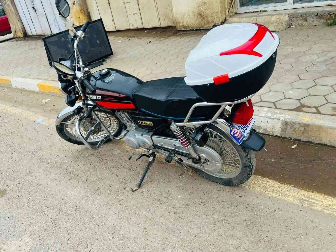 دراجه ايراني 4كير فول نضافه كهربائبات شعفاله
400بي مجال عنوان ضلوعيه ***********
