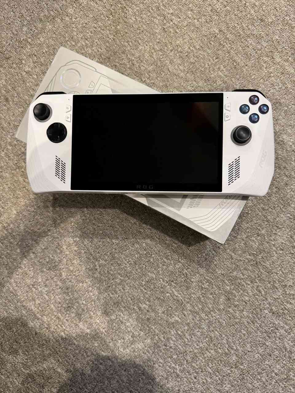 Z1 extreme
مع كيم باس 3 اشهر مفتوح مجانآ الجهاز جدا نظيف مكاني بصره 
سعره النهائي 580 الف 
***********
الجهاز بيه حساب لعبه فيفا26 اون لاين مشتريه
