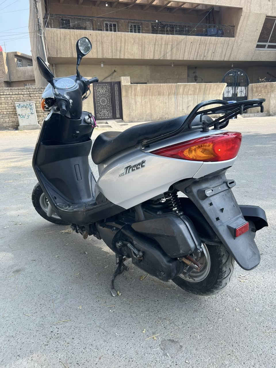 السلام عليكم
دراجه اكزز ياباني نوزل وستاند حساس بلاديه مكينه خرسه ما مفتوحه كلها كامله ما بيها اي نقص كهربائياتها كلها شغاله نكره بكل وقت قفل ستيرن قفل جنطه كامله كفراتها بلاديه السعر مليون وبيها مجال مكاني الاعظميه رقمي ***********
