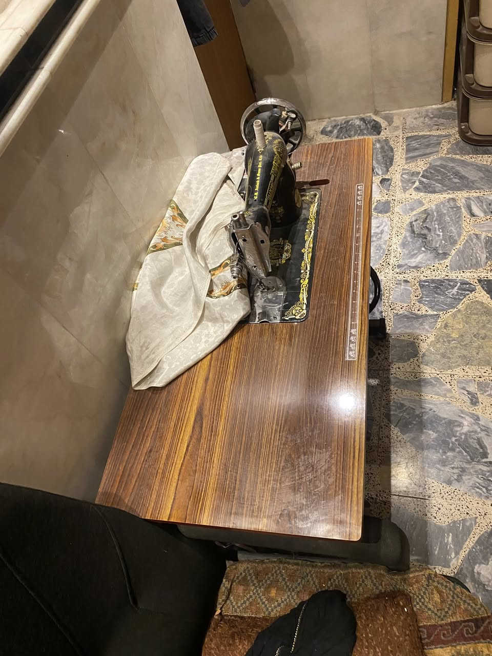 السلام عليكم مكينه خياطه الله شاهد ماخذيها جديده ب175 استعمال اقل الشهر والحجيه نضرها مو كلش وتركتها شغاله على الفحص رايديها ب 100 وبيها مجال 
مكاني بغداد الدوره
واتس ***********
