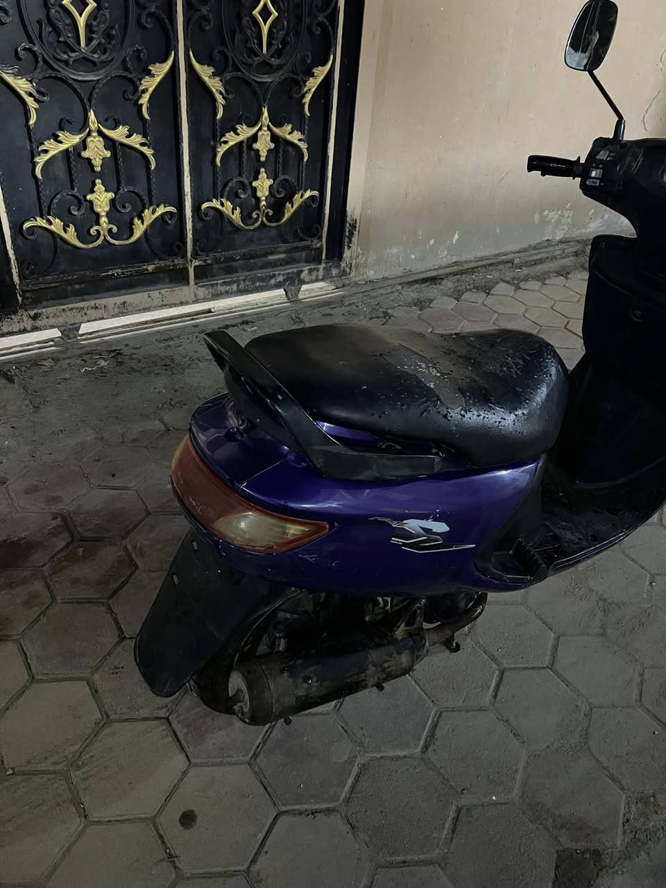 السلام عليكم دراجه فراشه شغاله وتمشي ما بيها اي شي بس اني ابيع كوم حديد السعر 200 وبيها مجال مكان كربلاء حي العباس شراي تصل ***********
