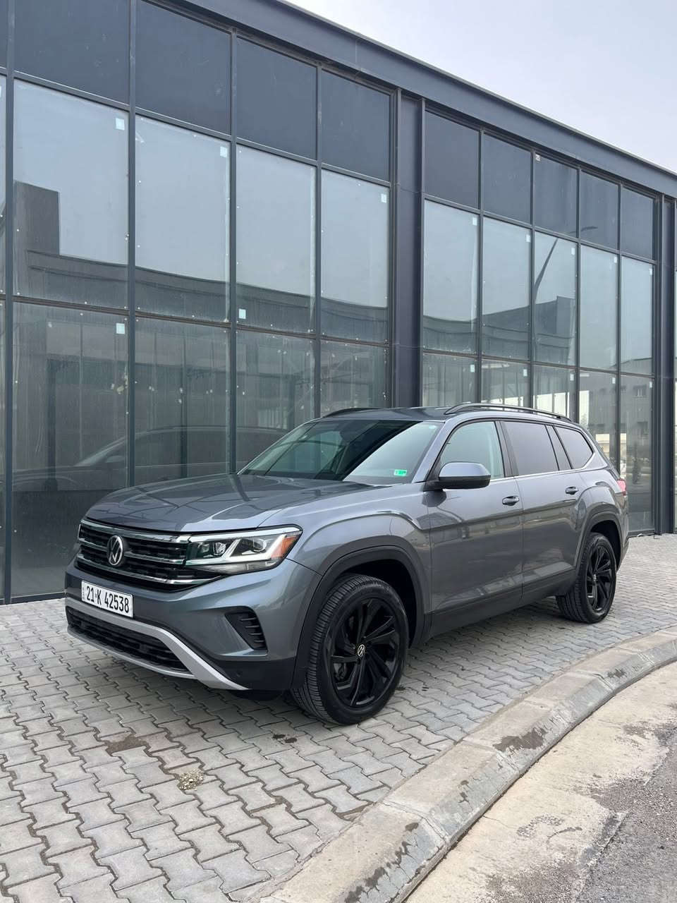 سلام عليكم
فولكسفاغن اطلس 
2023 SE V6
ماشيه 35 ألف ميل 
حادثه ربع جاملغ سكن بدون دواخل
حجم محرك 3600
7 راكب 
مواصفات 
تشغيل عن بعد 
مثبت سرعه 
كأمره خلفيه 
صندوق كهربائي 
مستشعر وقوف 
تدفئه المقاعد 
نظام بريك الطوارئ
رادار 
السياره فول مواصفات 
رقم سياره سليمانيه 
مكان سياره سليمانيه 
سعر 265 بي مجال 
رقم ***********
