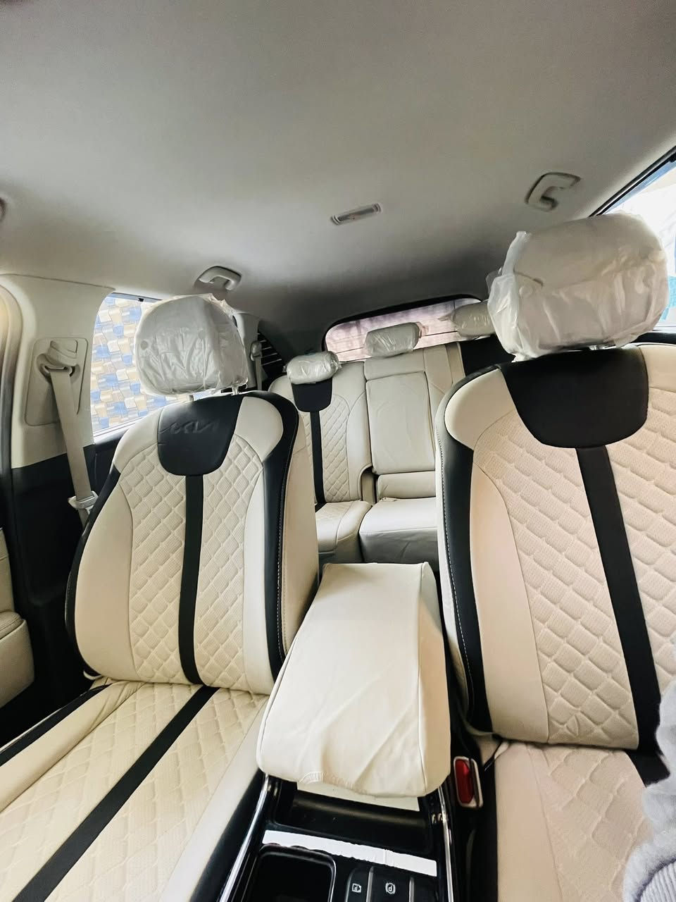 كيا سورنتو 2023 خليجي ( الزيرو )
استلام الشركه الدوليه ماشيه 49 الف عل شرط بعدهه بنايلون الشركه المواصفات فول عده بنرامه 
( السياره مكفوله كفاله عامة )

داخل كريمي 
دبل كشن كهرباء 
كير ماوس 
سايد بريك بصمه 
فول تحكم استيرن 
شاحن واير ليس 
شفتات كير بل استيرن 
لايت عدسات 
بكلايت لد 
دواخل نشره 
ويل 19 
محرك 6 سلندر 
7 راكب 
3 قطع تبريد 
بصمه تشغيل 
تشغيل عن بعد 
حساس امامي خلفي 
شاشه اصليه
جي بي اس بلادي 

مكان السياره ناصرية
السعر 307 وبيهه مجال بسيط
رقم بغداد دولي بسمي
رقمي  ***********
