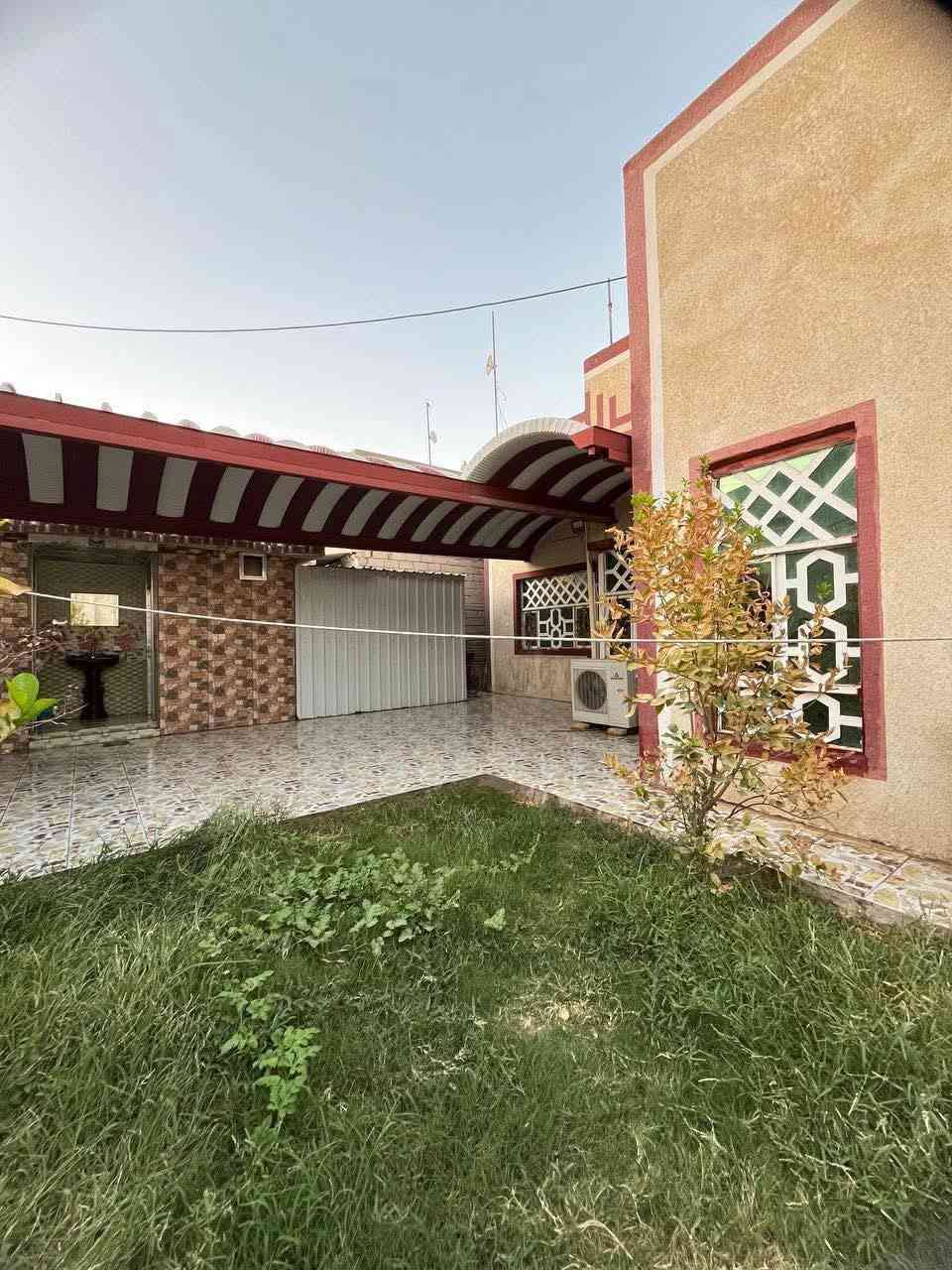 🏡 دار للبيع – الحي العسكري  خلف حسينة ايمة البقيع🏡
━━━━━━━━━━━━━━
📍 الموقع: خلف حسينية أئمة البقيع
مقابل أسواق الصادق
━━━━━━━━━━━━━━
📄 نوع الملكية: طابو صرف
📏 المساحة: 300 متر
🏢 عدد الطوابق: طابقين
━━━━━━━━━━━━━━
🔹 الطابق الأول:
🛏️ غرفتان نوم
🛋️ صالة استقبال
🌿 طارمة
🌳 حديقة
━━━━━━━━━━━━━━
🔹 الطابق الثاني:
🛏️ غرفتان نوم
🛋️ صالة
🚿 مجمعات صحية داخلية وخارجية
━━━━━━━━━━━━━━
📞 للاستفسار:
***********
💰 السعر: مراسلة واتساب أو ماسنجر فقط
━━━━━━━━━━━━━━
